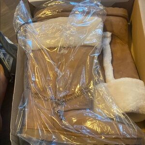 Arizona Jean Company Tan and White Winter Boots